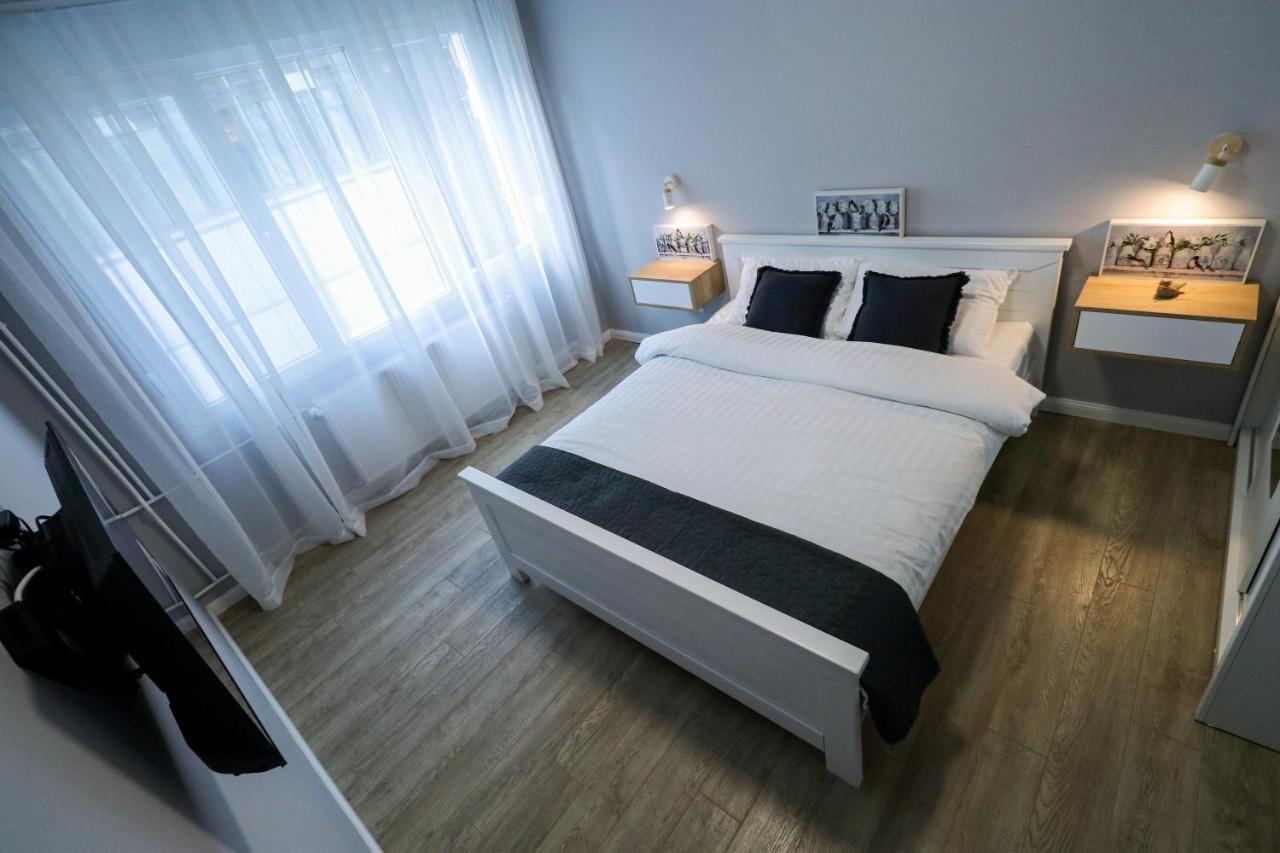 Heart Of Nis Apartamento Exterior foto